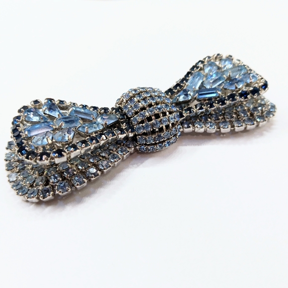 Big Vintage Beautiful Blue Rhinestone Bow Brooch - Picture 2 of 5